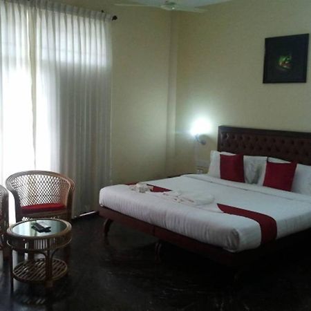 Hotel Nirmallyam Residency Edappal Bagian luar foto